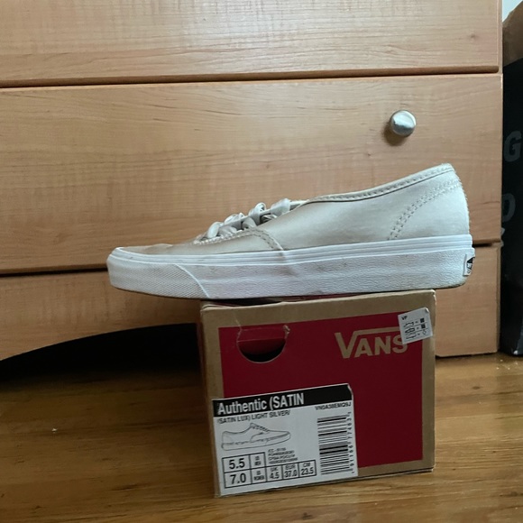 Vans Satin Shoes size 7 (women) - Picture 3 of 6